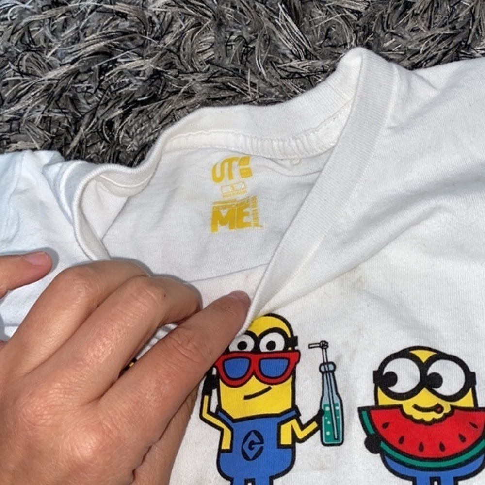 Minions t shirt 3T Uniqlo see pics. - Picture 3 of 4